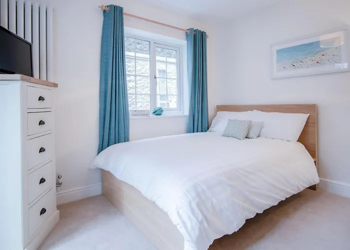 Park Place - 2 Bedroom Apartment - Tenby