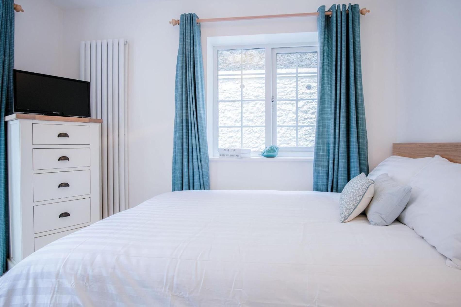 Park Place - 2 Bedroom - Apartment Tenby